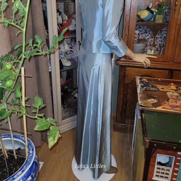 Ladies Vintage aqua two-piece jacket and long skirt, size US 2; UK 4; FRA 32 - Picture 2 of 4